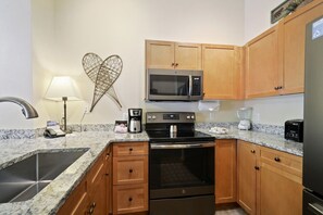 Room, Indoors, Microwave, Oven, Kitchen