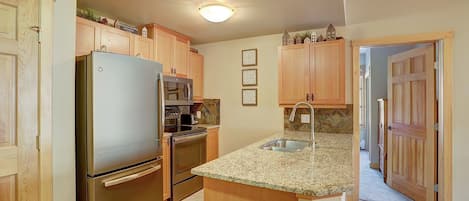 Refrigerator,Room,Indoors,Flooring,Kitchen