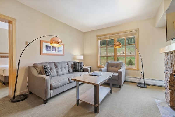 Living Room, Room, Indoors, Furniture, Couch