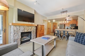 Chair, Furniture, Indoors, Living Room, Room