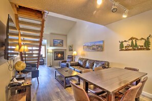 Flooring, Living Room, Room, Indoors, Hardwood