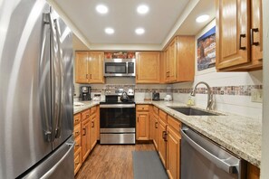 "Room","Indoors","Kitchen","Sink Faucet","Oven"