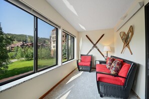 Home Decor, Living Room, Indoors, Room, Furniture