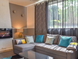 Living room | Huddersfield House, Huddersfield