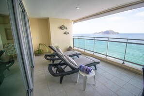Large Patio Space with Amazing Views!