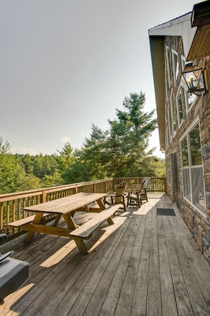 Grill your favorite meal and enjoy it outside on the deck with gorgeous views!
