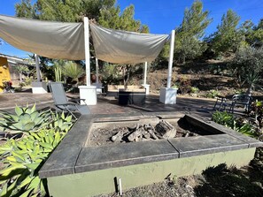 Backyard firepit