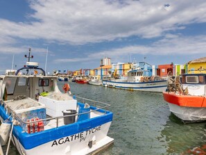 Cloud, Water, Boat, Sky, Watercraft, Vehicle, Naval Architecture, Mode Of Transport, Harbor, Ship