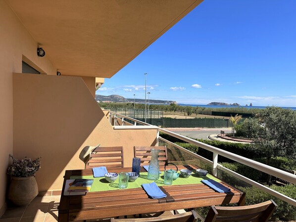 Amazing flat with sea views, community garden & pool 3 terraces, A/C parking 6px