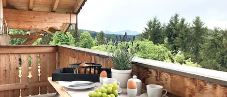 Ferienwohnung Kaindl-Genießen Sie ihr Frühstück auf dem Balkon