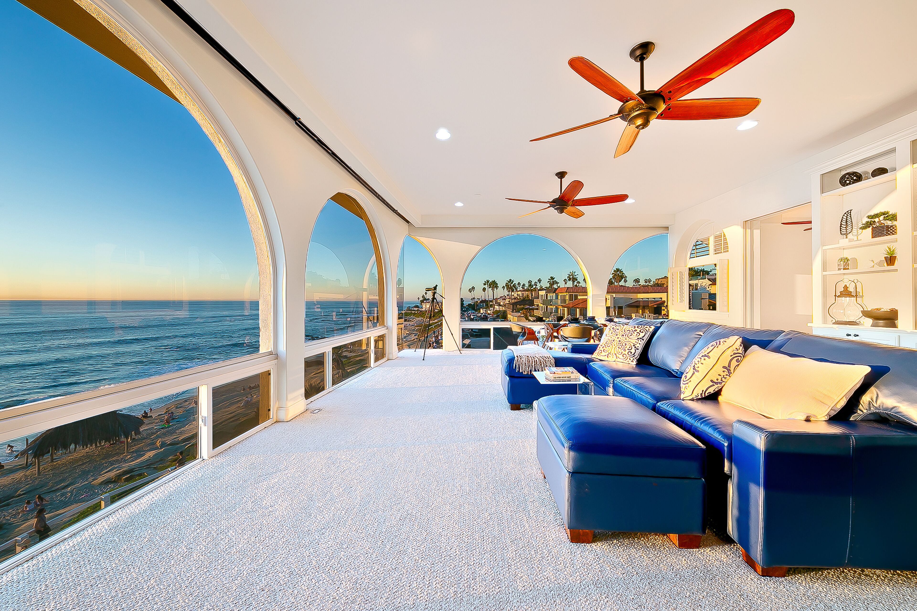 Breathtaking La Jolla Oceanfront 2BD Penthouse with Parking