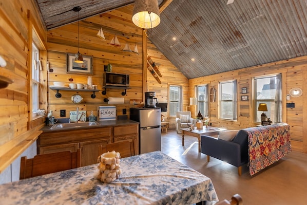 Welcome to the Lakehouse Cottage
