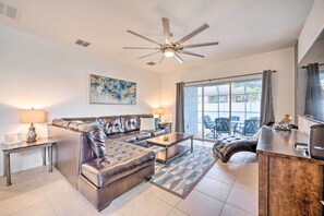 Living Room | 1st Floor | Central A/C & Heat | Board Games | Smart TV