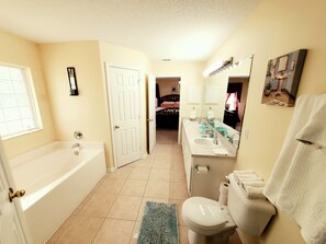 Master Bathroom Pic 1