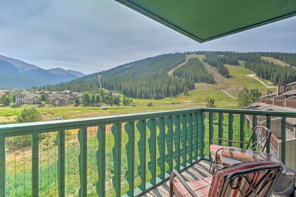 Nature, Outdoors, Scenery, Architecture, Balcony