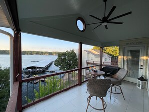 Grill dinner on the Blackstone grill while you watch main channel boat traffic.