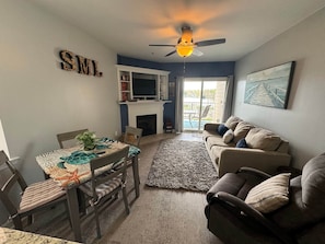 Living/Dining Area