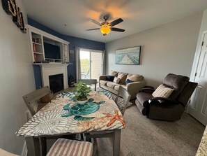 Living / Dining Area