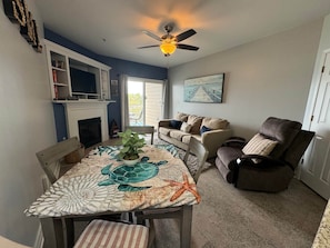Living / Dining Area