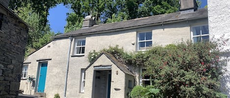 Bowmanstead Cottage in Coniston Lake District front external
