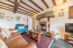 Bowmanstead Cottage Coniston sitting room