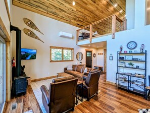 Main floor living room.