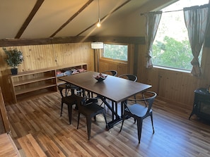 Table with seating for 6