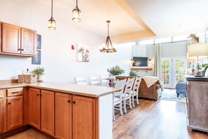 Open floor plan kitchen, dining and living room 