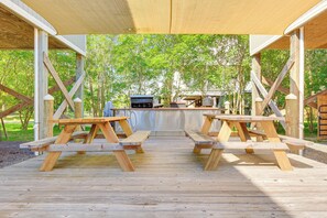 Outdoor Kitchen | Gas Grill