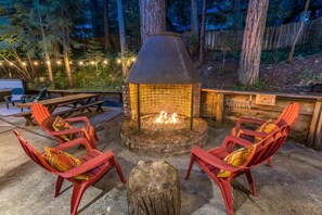 Custom made propane fire pit! (propane is hardlined to home)