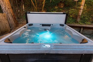 Stay and enjoy a one of a kind forest getaway while you soak away all your worries in this relaxing 5-6 person hot tub!