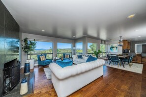 Living Room (1)