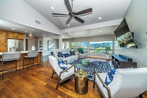 Family Room (1)