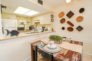 St. Augustine Beach Rentals Dining Room