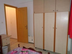 Chambre - garde-robe (2)