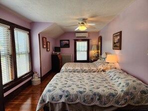 2nd Floor Bedrm 2 Double Beds, unique quilts & themed decor -The Prairie Rose Rm