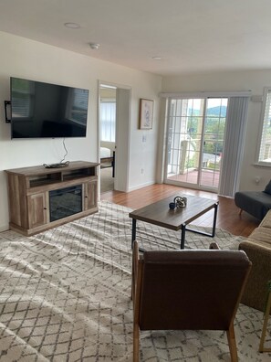 Living room electric fireplace 