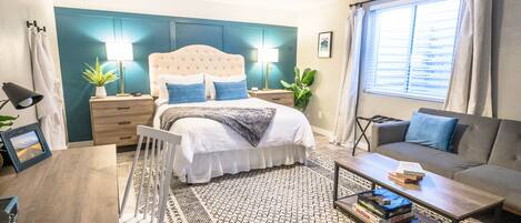 This bedroom has everything you need to relax! Fireplace, record player, Tv!