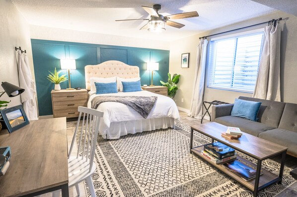 This bedroom has everything you need to relax! Fireplace, record player, Tv! 