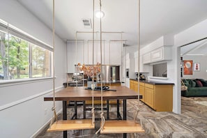 Kitchen & Table