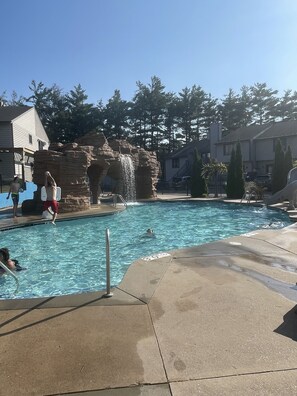 Utomhuspool