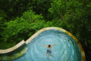 Infinity pool