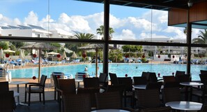 Bar vid poolen
