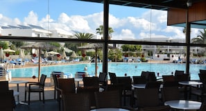 Bar vid poolen