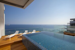 Infinity pool