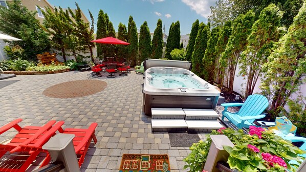2025 Hot Tub