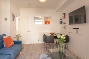Living Room / Lounge