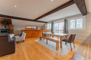 Large 8' harvest dining table to host the whole family 