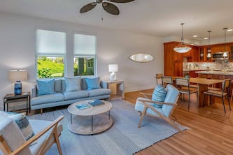 Luxury Condo with AC, Large Pool, Golf Course, Gym