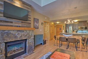 Indoors, Fireplace, Screen, TV, Home Decor